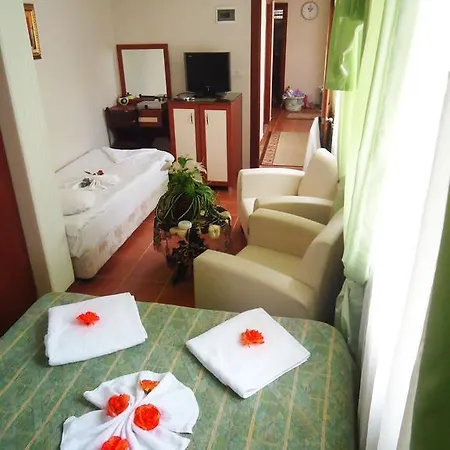 Vatan Hotel 3*